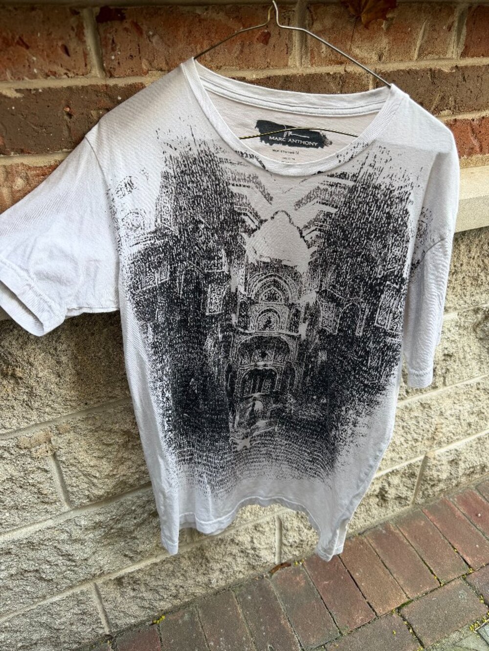 Mens Marc Anthony Cream-Colored Graphic T-Shirt - Medium